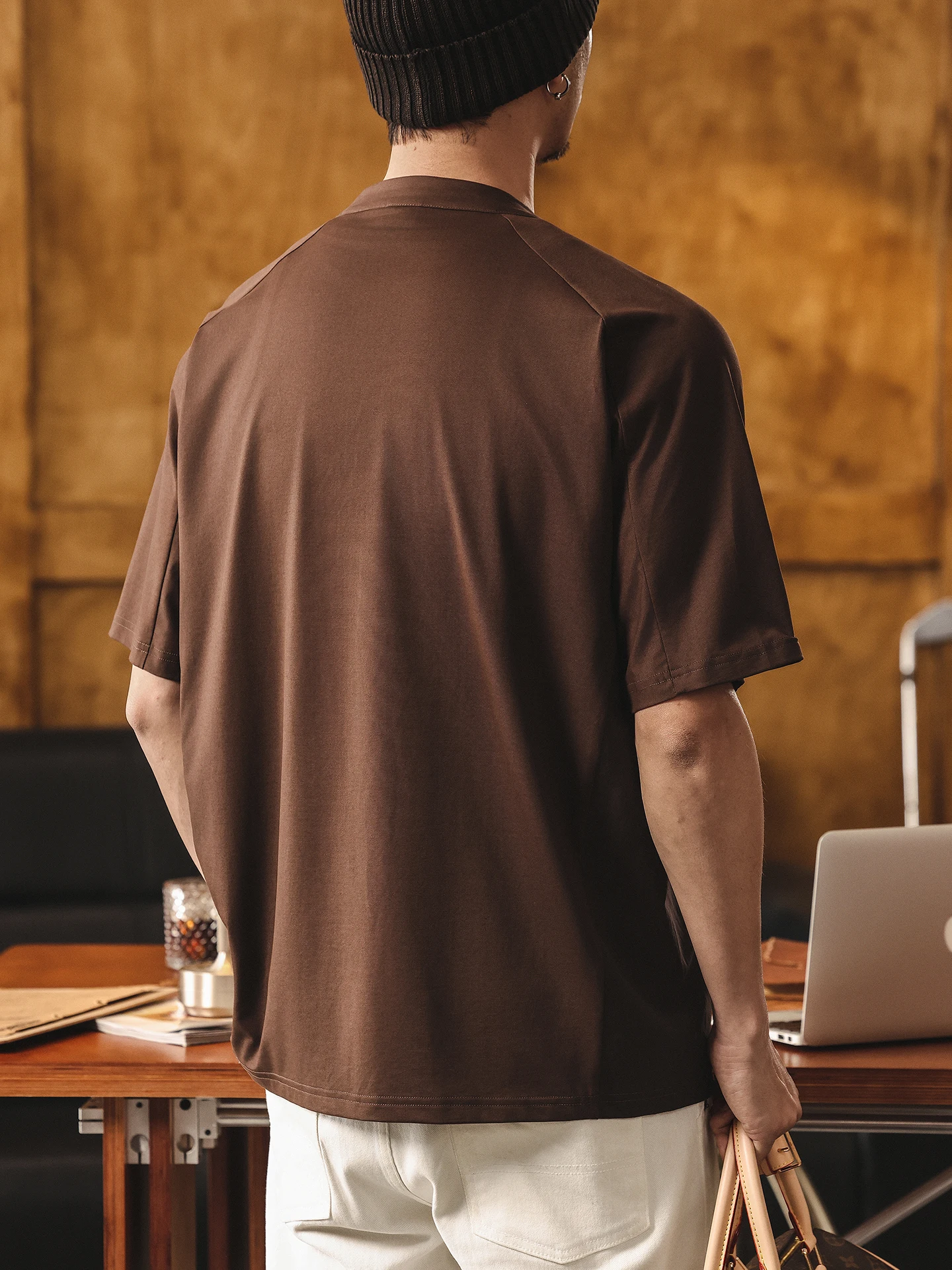 クールマックス抗菌クールTシャツ：30代男性の日常使いに最適なアウトドアスタイル