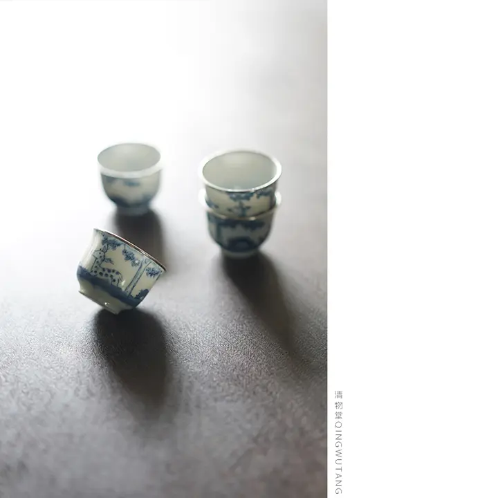 清物堂 手描き青花デザインの茶杯【鹿と蝙蝠モチーフ・銀口・30cc】