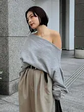 秋季おしゃれなオフショルダー長袖パーカー【フィット・カジュアル】（セットアップ対応）