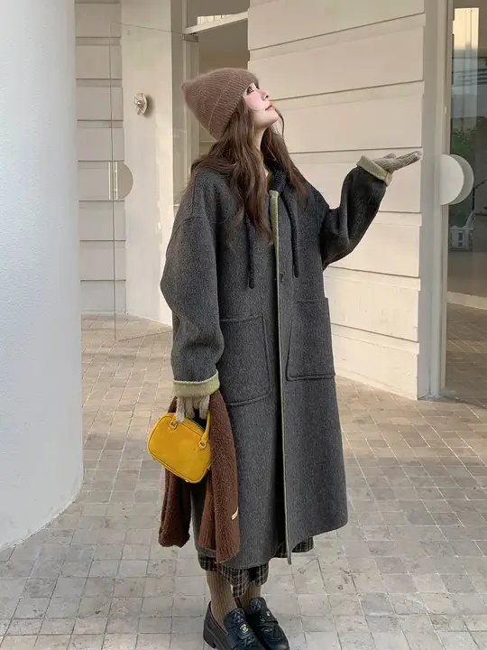 深い灰色の感漂うバイカラー仕立てのダブルフェイスコート【フード付き・女性用・秋冬向け】