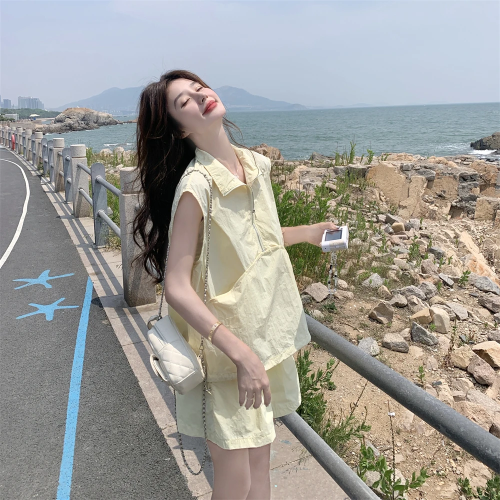 夏のオーバーオールは、本当にカジュアルでいいの？