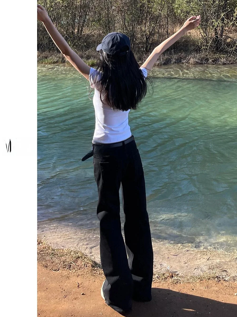 黒 デニム ワイド パンツ どんな感じ？実際の着用体験で解き明かす