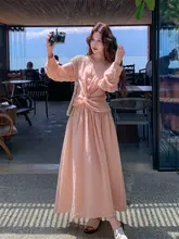 藕粉色Vネックウエスト絞りシャツとミドルスカート【夏用・エレガントなデザイン・セットアップ対応】