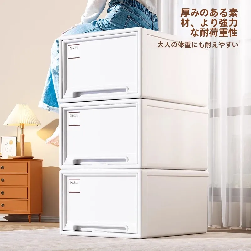 透明な引き出し式収納ボックス：衣服収納の効率化と視認性向上