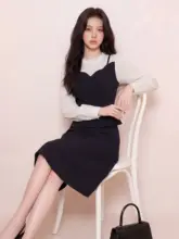華やかなデザインのフリルネックワンピース【大きいサイズ・スリム効果・スタイリッシュ】