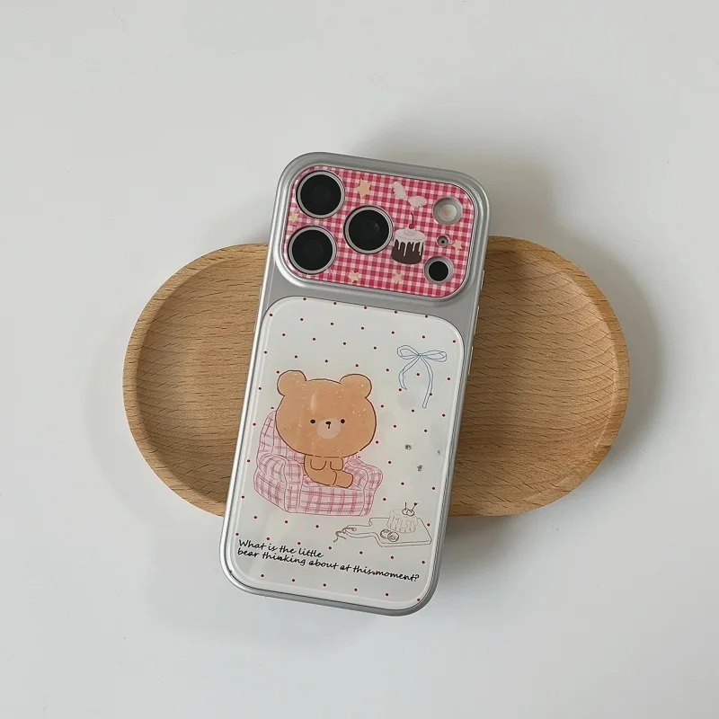 iPhoneケース テディベア：可愛さと保護のバランスを実現するソファのクマデザイン