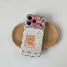 可愛い赤い水玉模様のスマホケース【ソファのクマデザイン・iPhone対応】