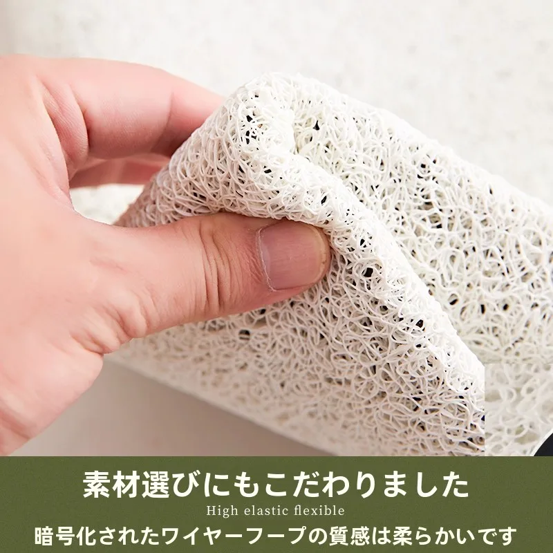 玄関用滑り止め地垫【異形デザイン・屋外用・スリーストライプ】：緑色のデザインと高耐久性が実現する実用性のバランス