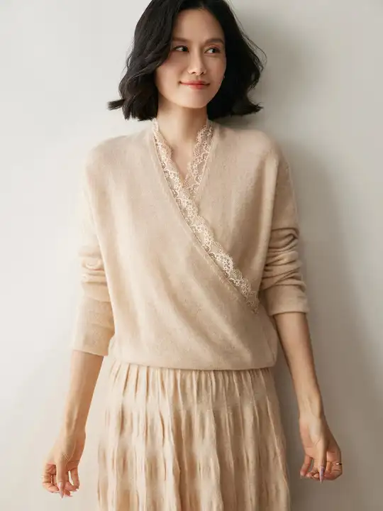 山羊の毛のニットトップス【交差Vネック・レーストリム・エレガントデザイン】