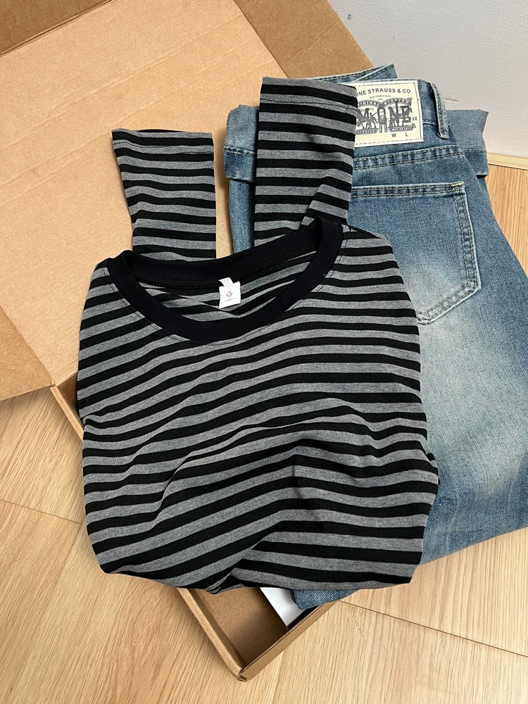 ボーリングシャツのコーデで失敗しない方法は？李柒七のボーダー柄ロングスリーブTシャツが解決する