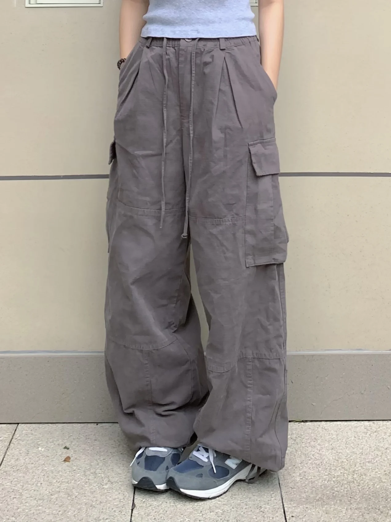 カーゴパンツ コーデ レディース 振り返りガイド｜通勤に合うヴィンテージ風ストレートパンツの選び方