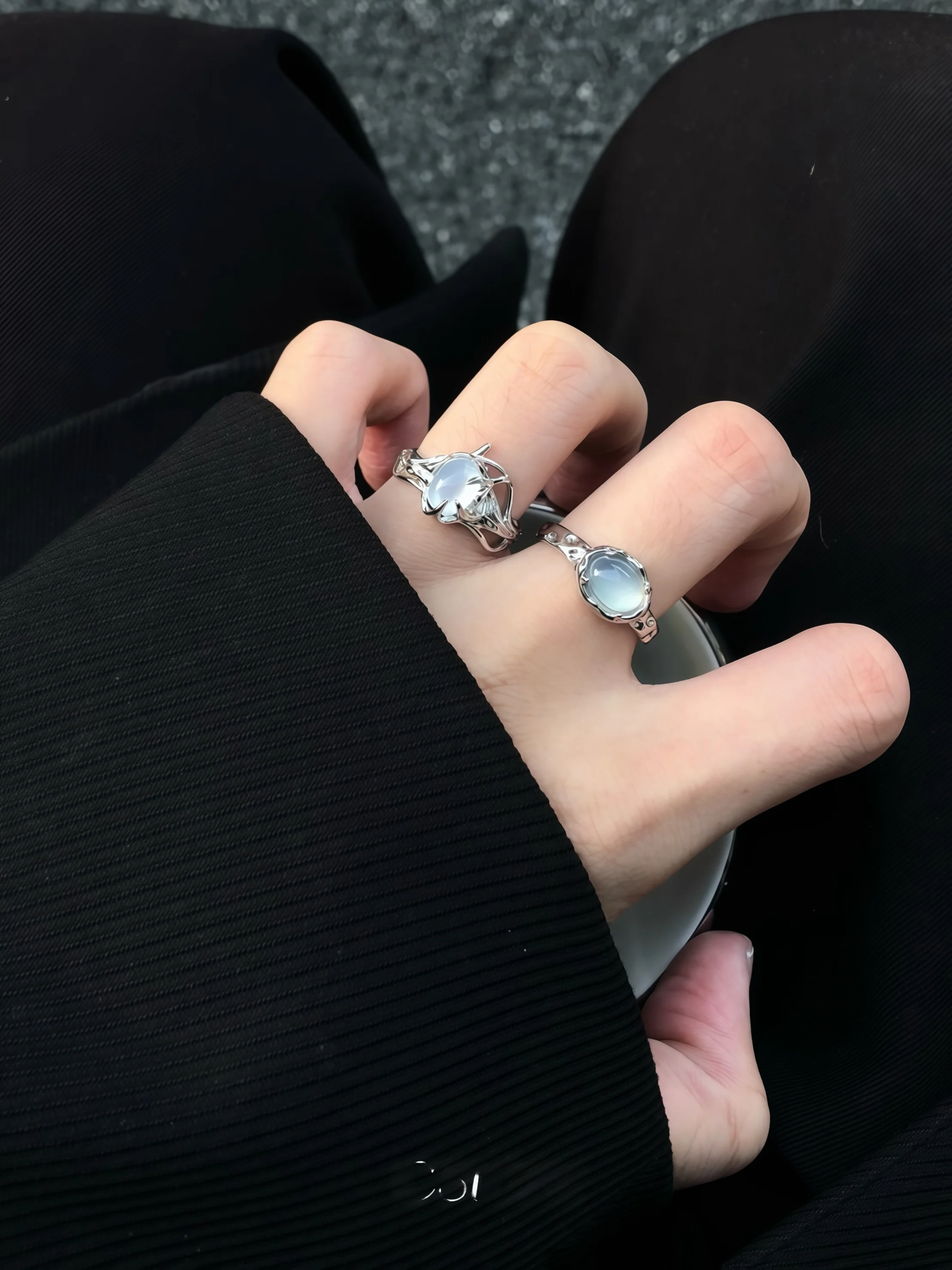 白月光シリーズ リング：アシンメトリーデザインでシンプルな日常に差し込む女性向けアクセサリー