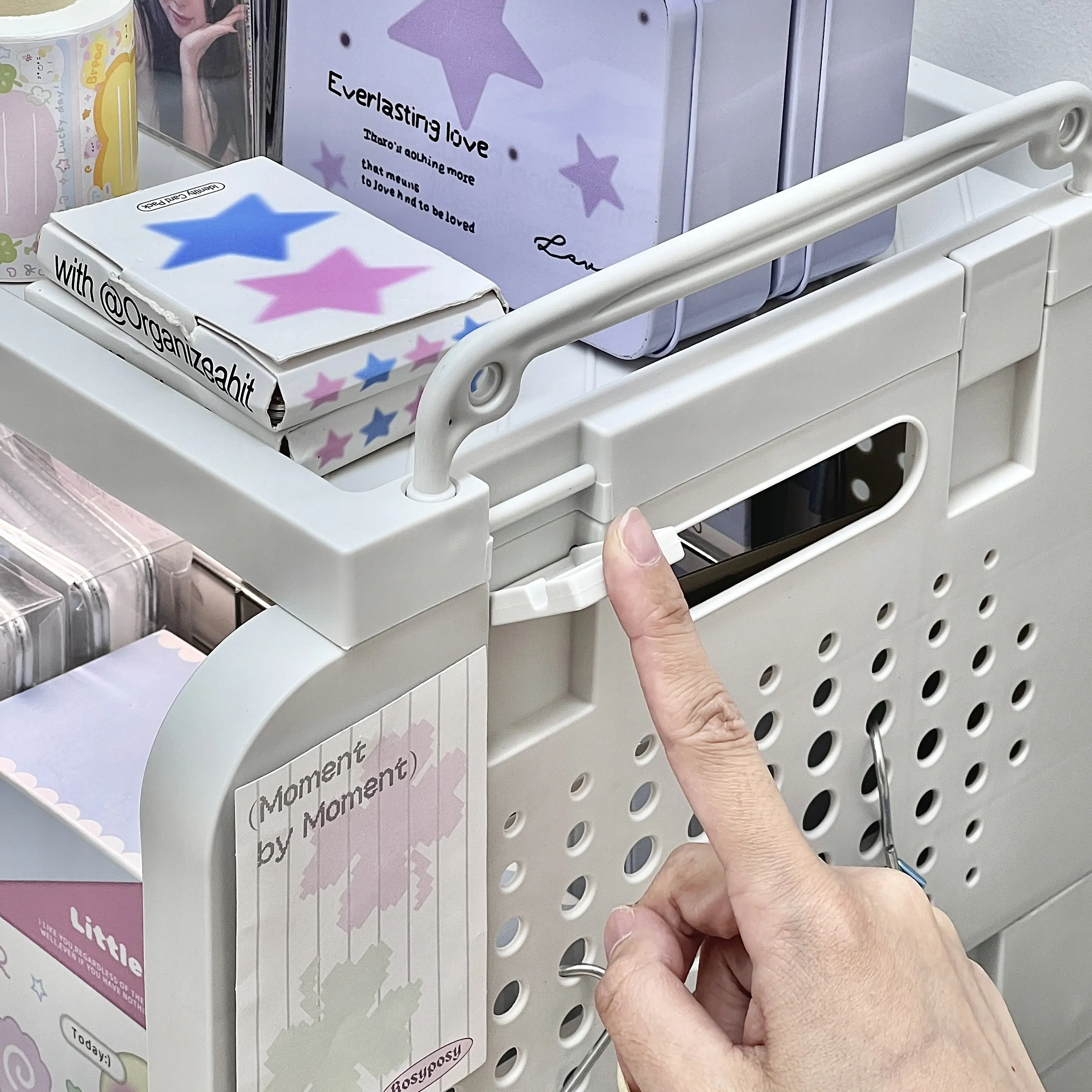 学習機収納のためのデスク下文具収納棚【TZ004】：移動可能で学生に最適な収納解決策