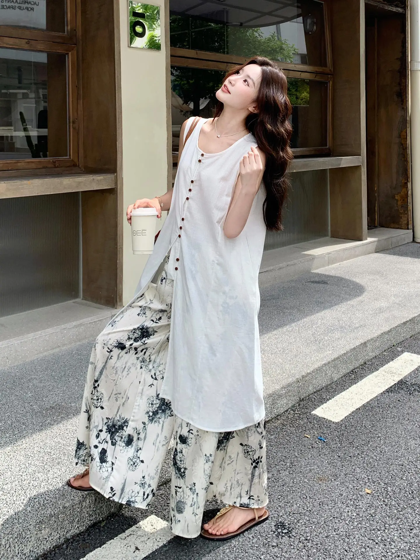 5月末から6月後半にかけて着るべきファッションは？夏の始まりにぴったりな国風デザインのセットアップを徹底解説