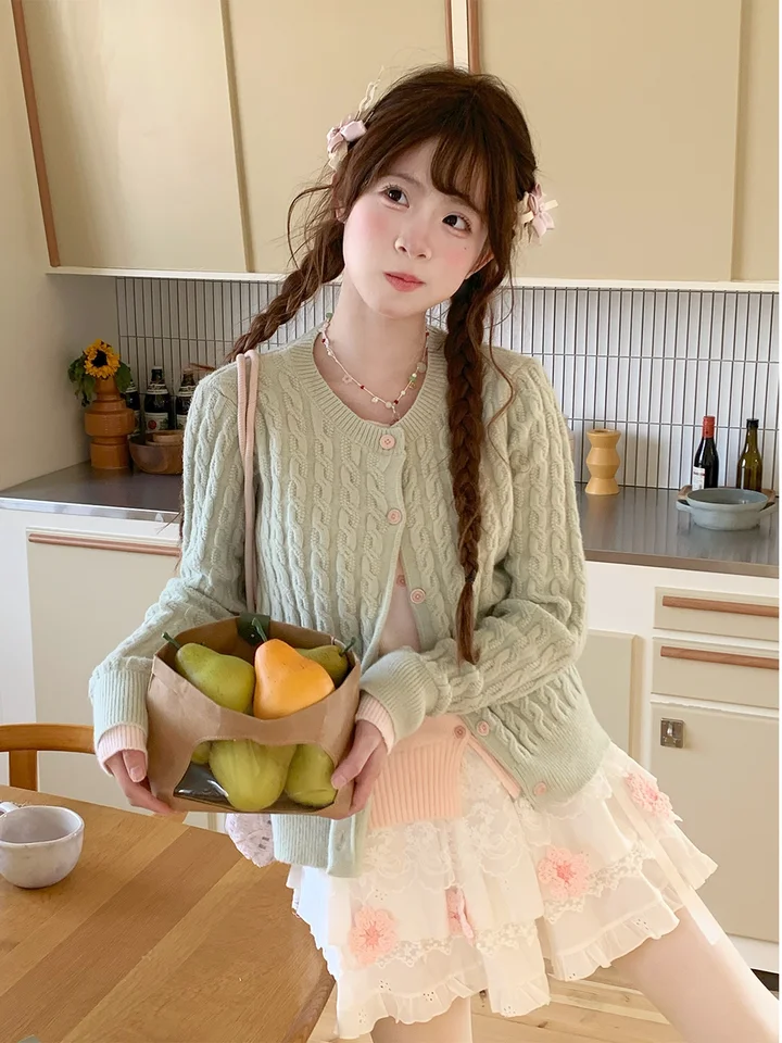 春向きのピンクグリーンカーディガンと白いスカート【二重スタイル・夏用】（セットアップ対応）