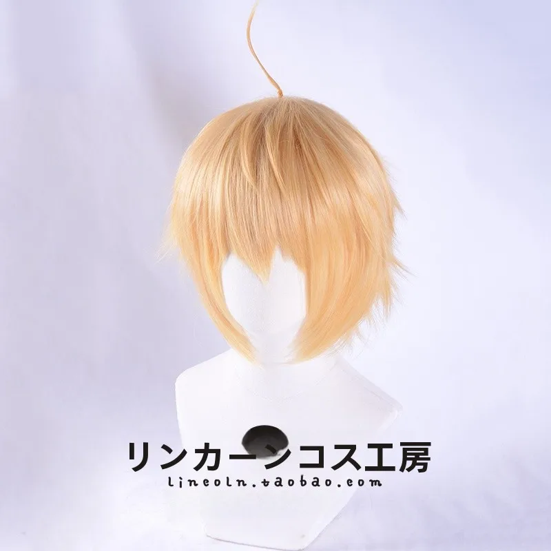 ショートカット 髪色を変えるのはどうする？コスプレウィッグで新しい自分を発見する