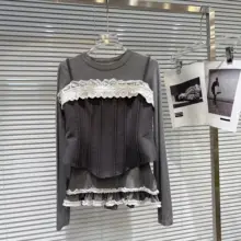 ストリートスタイル！フリルデザインTシャツと魚骨キャミソール、フレアスカートの3点コーデ（セットアップ対応）