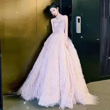 オフショルダーのエレガントなロングドレス【パーティー用・気品あるデザイン・演出にも最適】