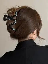 アクリル波型ヘアクリップ【大サイズ・多髪量対応・シャーククリップ】