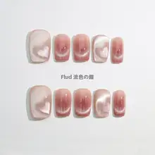 ハートデザインのフレンチネイルチップ【手作り・猫目・短め・愛らしい】