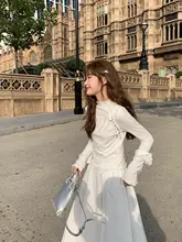 デザイン性に優れた レディース 長袖Tシャツ【スリムフィット・春用・素材感のある二重構造】