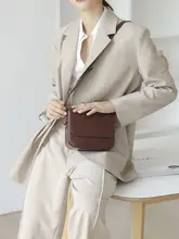 シンプルなデザインのレザーショルダーバッグ【牛皮・斜め掛け・ヴィンテージ風】