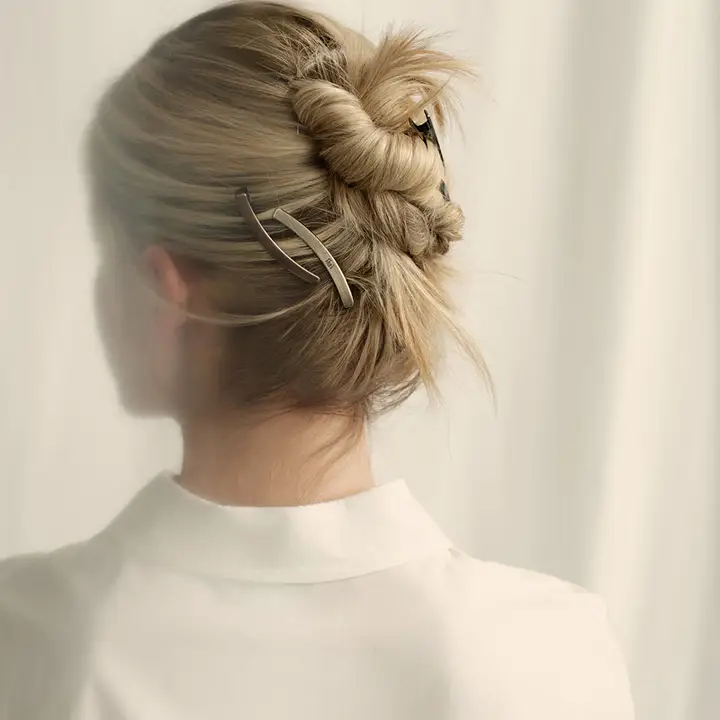 古銅色の軽量ヘアクリップ【シンプルデザイン・サイドクリップ・細い髪用】