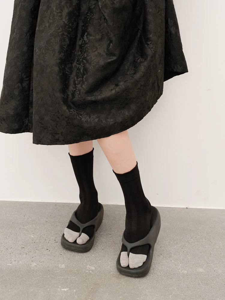 かわいい分趾羊蹄靴下：学院風中筒デザインの四季通用性と実用性