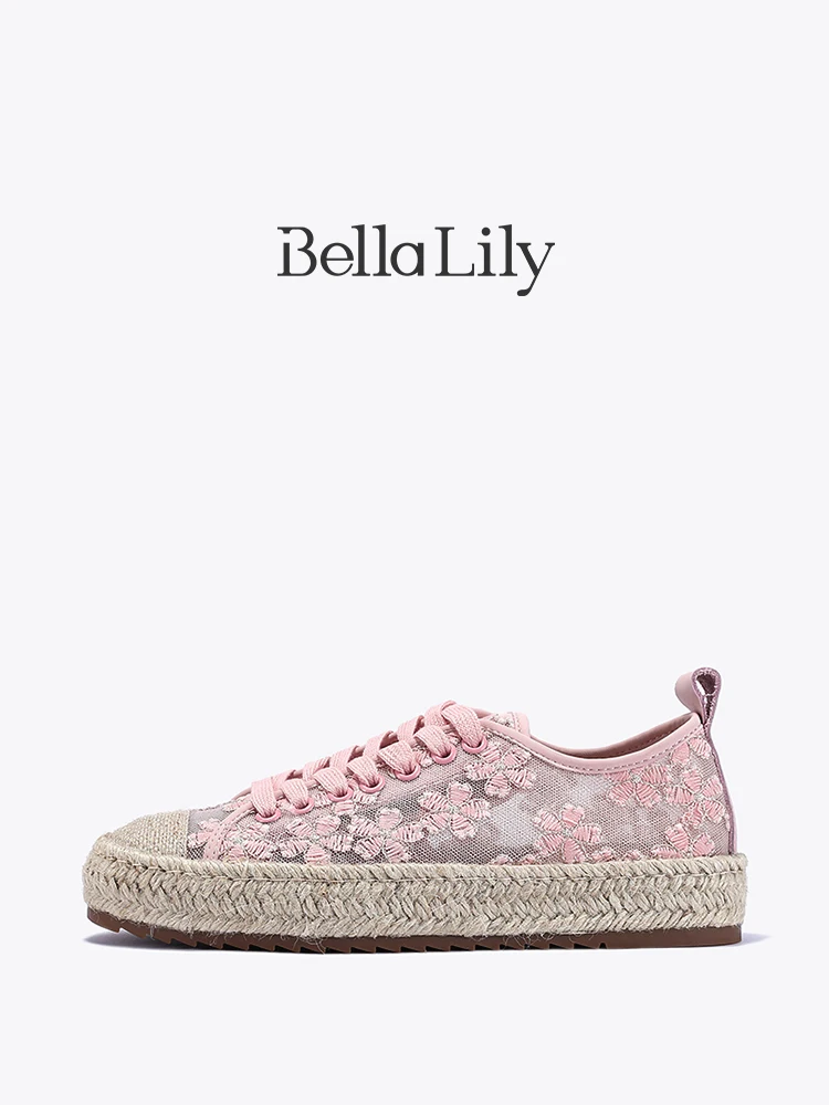 レースアップスニーカー：Bella Lily レースメッシュスニーカーのフィット感と実用性