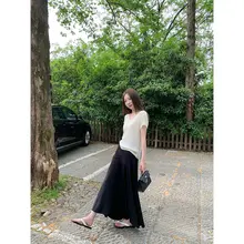 VネックTシャツ【クールな春夏用・フィット・ストライプ柄・女性向け】