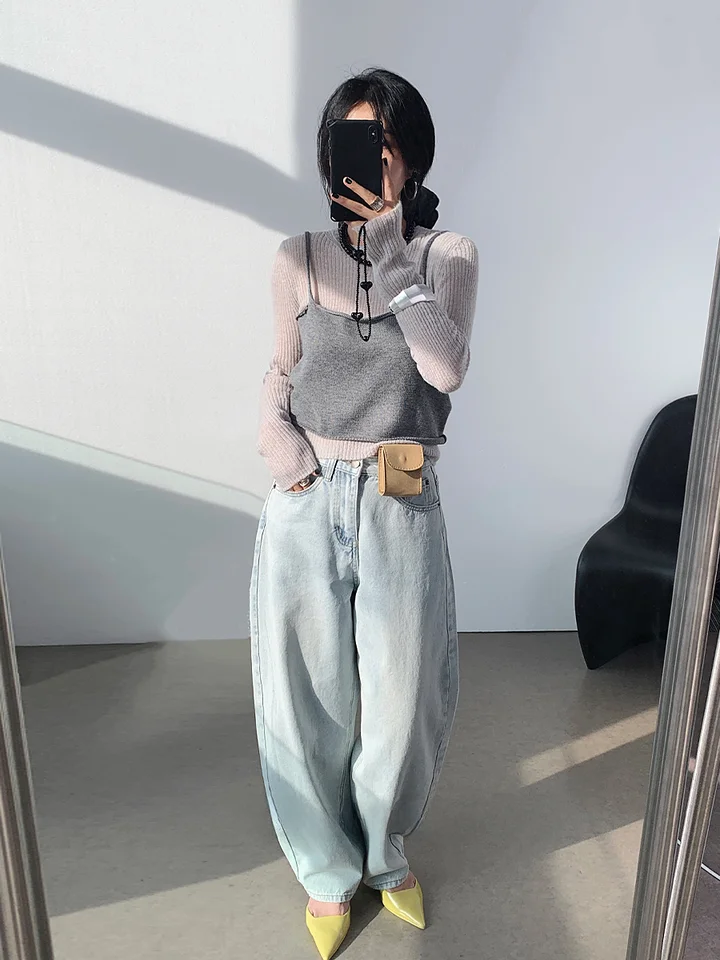 レディースウォッシュ加工デニムパンツ【ルーズフィット・浅い青・バナナカーブデザイン】（セットアップ対応）
