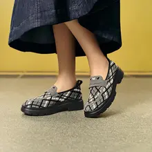 超軽量で快適なフライニット通勤ローファー