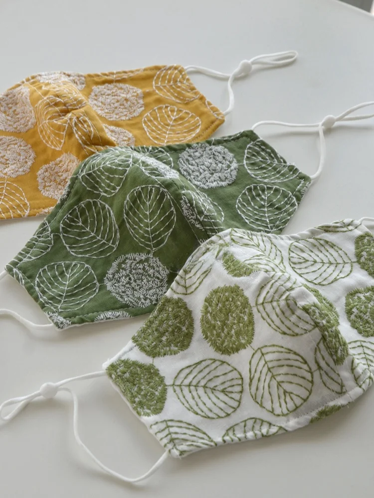 フェイスマスクシートは本当に必要？刺繍花柄のマスクガーゼが日常に与える、静かな美しさとは
