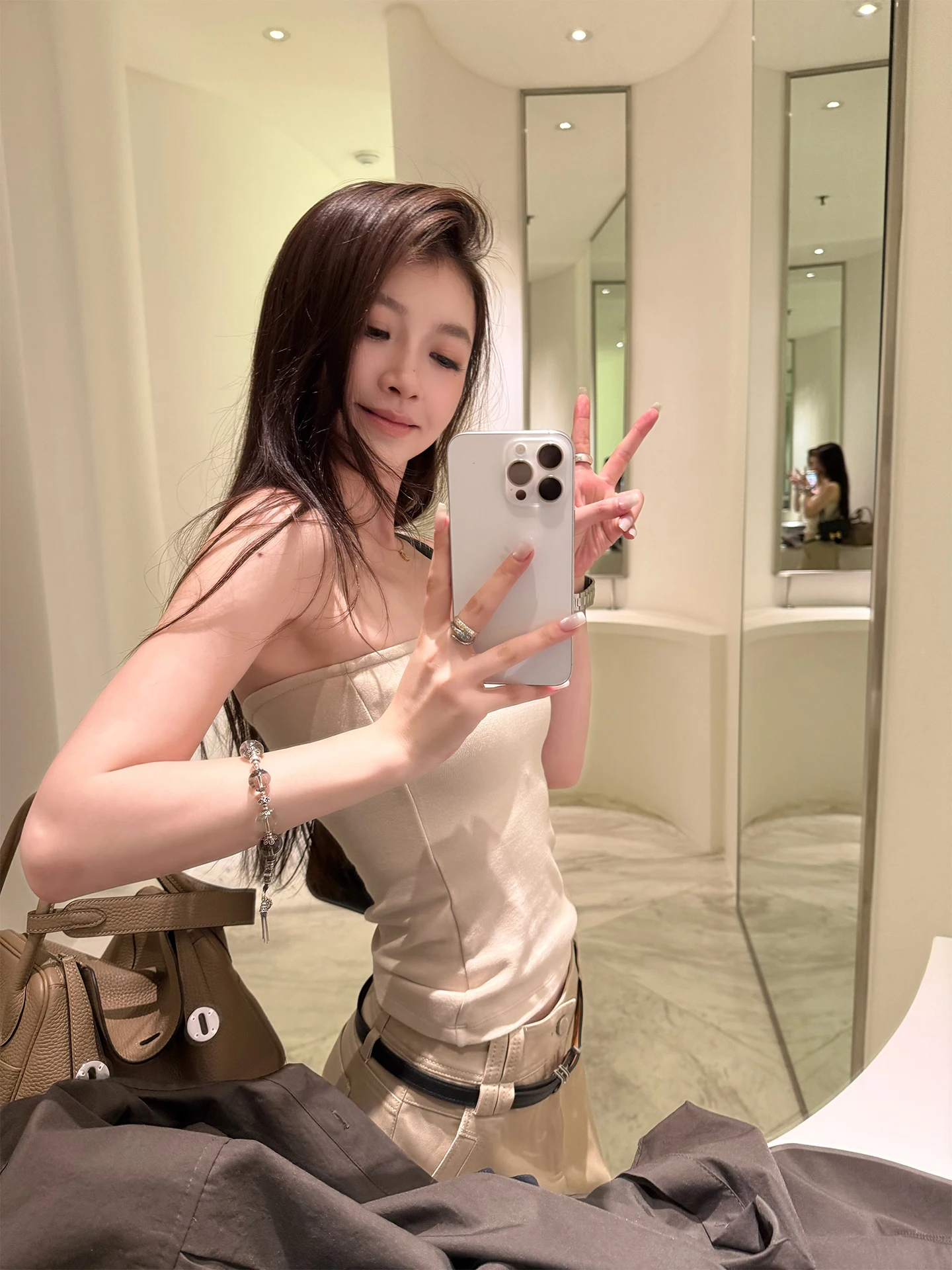 ハーネス付き服とは？女性ライダースーツの機能性と実用性を解説