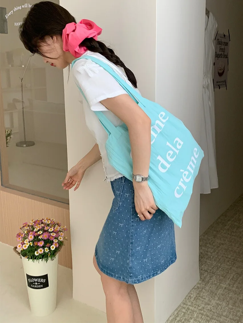 週末バッグで軽さとスタイリッシュさを両立するには？
