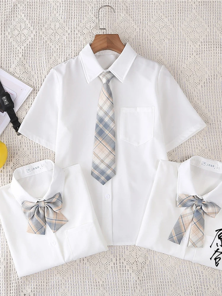 高校生の制服を売るなら、夏の白シャツが一番人気？