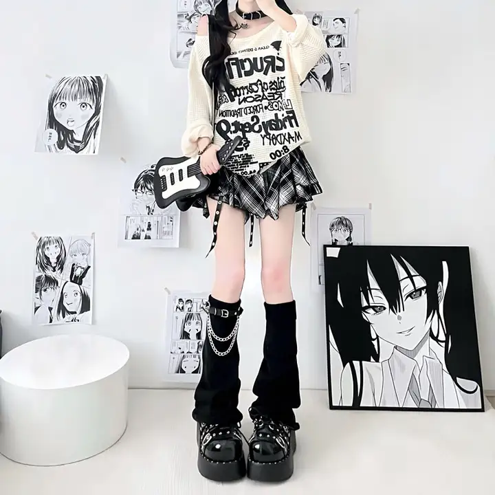 個性的なレッグリング付きニットブーツカットソックス【チェーン・レザー留め具・ブラック】