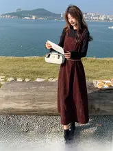 おしゃれなダークレッドのサロペットワンピース【長袖・重ね着スタイル・春秋用】（セットアップ対応 ）