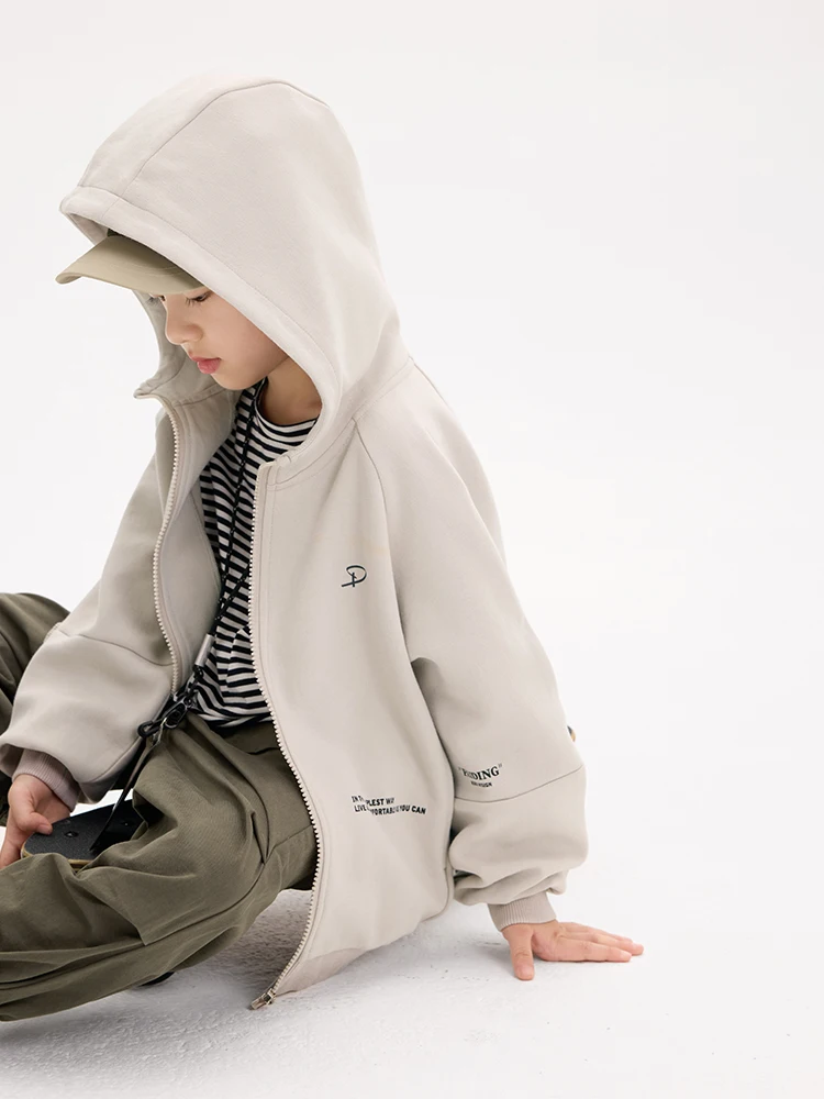 20度の季節にどうやって男の子の服を選び、親子リンクコーデを実現するのか？