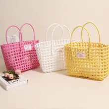 シンプルなスクエア型 穴あけデザインのプラスチック編みバッグ【夏用・ビーチ・多用途】