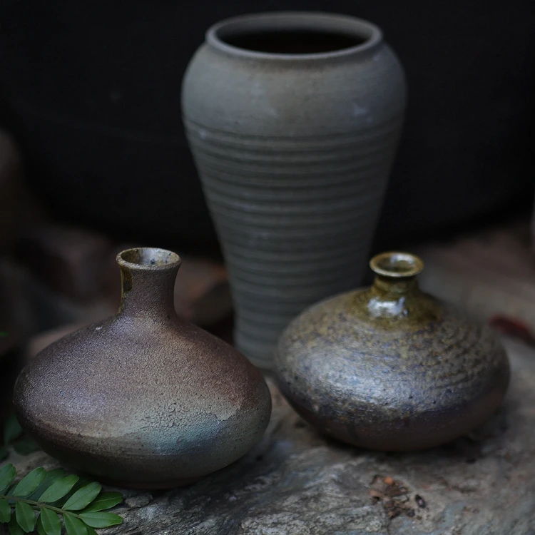 手作り粗陶花器【雰囲気のあるデザイン・テーブル用・茶席装飾】 インテリア買い物リストに必要な花器