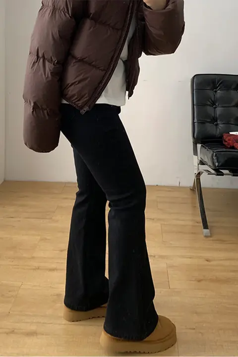 黒のストレッチフレアパンツ【ハイウエスト・スタイルアップ・梨型体型対応・裏地付き】