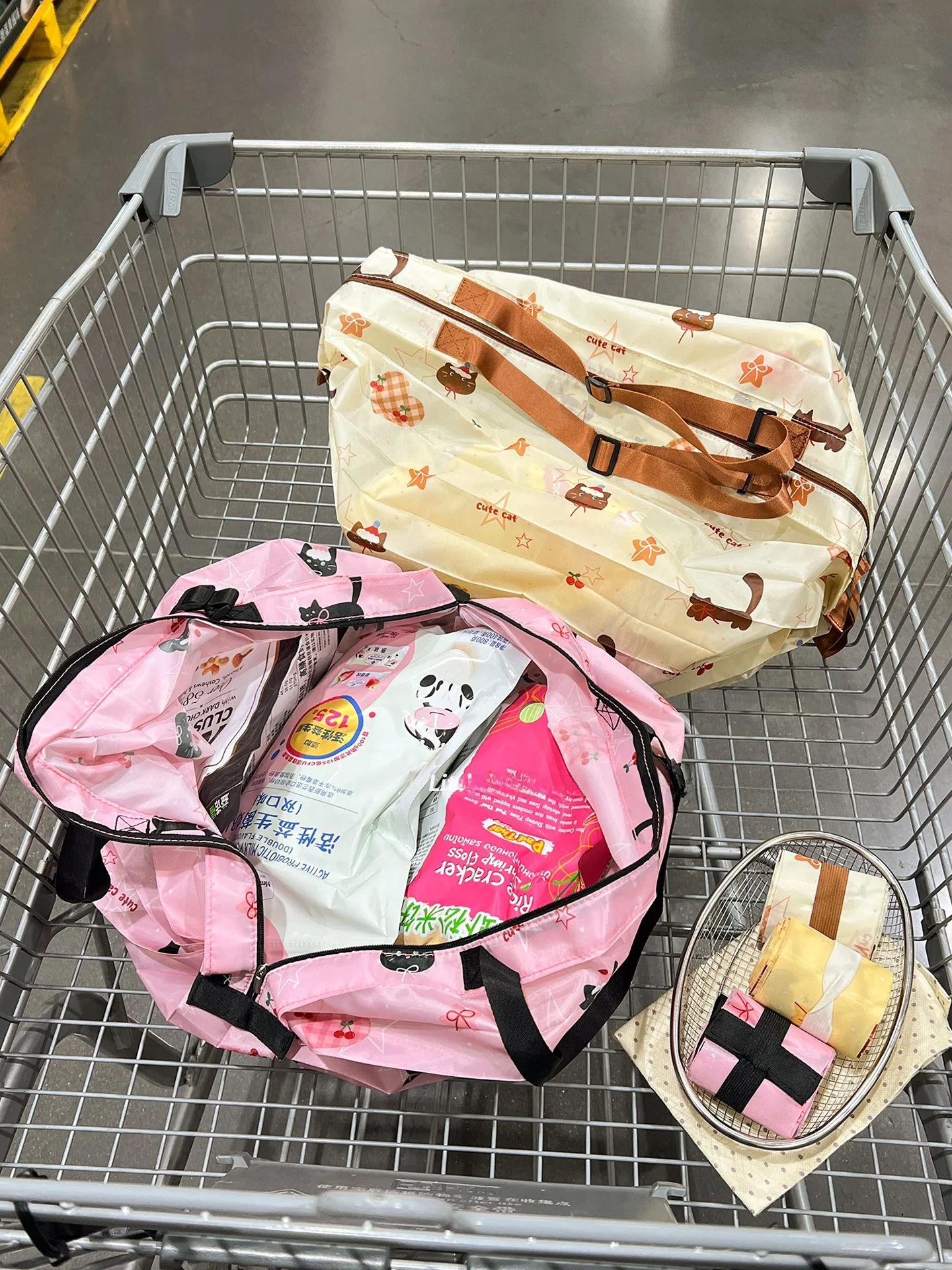 エコで頑丈なショッピングバッグ：買い物節約に役立つ折りたたみ式大容量バッグの実用性解析