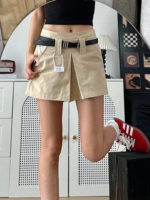 黒のマーメイドスカート コーデはどう選ぶ？シンプルで大人っぽい夏のスタイルを実現する1つの答え