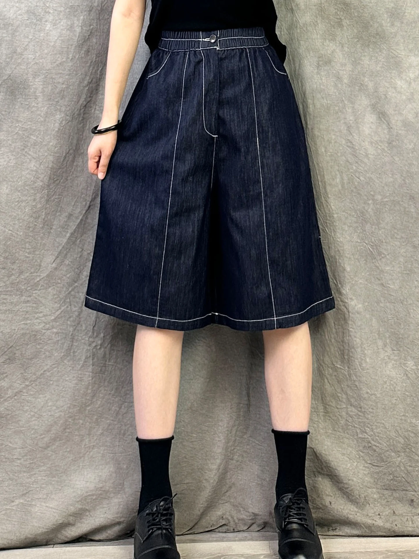 夏のデニムショートパンツをどう選ぶ？薄手・ハイウエストで涼しくカジュアルに