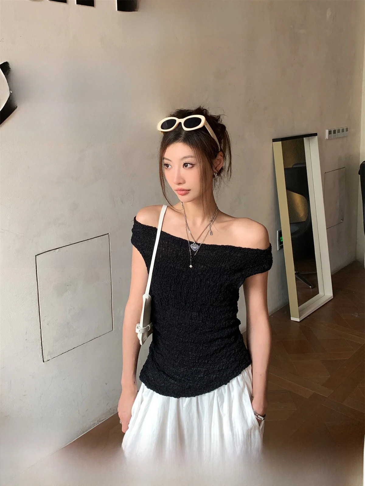 40代女性にぴった  りのオフショルダーおすすめ3選：どんなスタイルが合う？季節やシーンに合わせた選び方を徹底解説