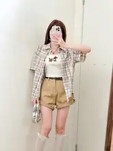 カジュアルなハイウエストカーキ色工装ショートパンツ【夏向け・コンパクトサイズ・レトロスタイル】