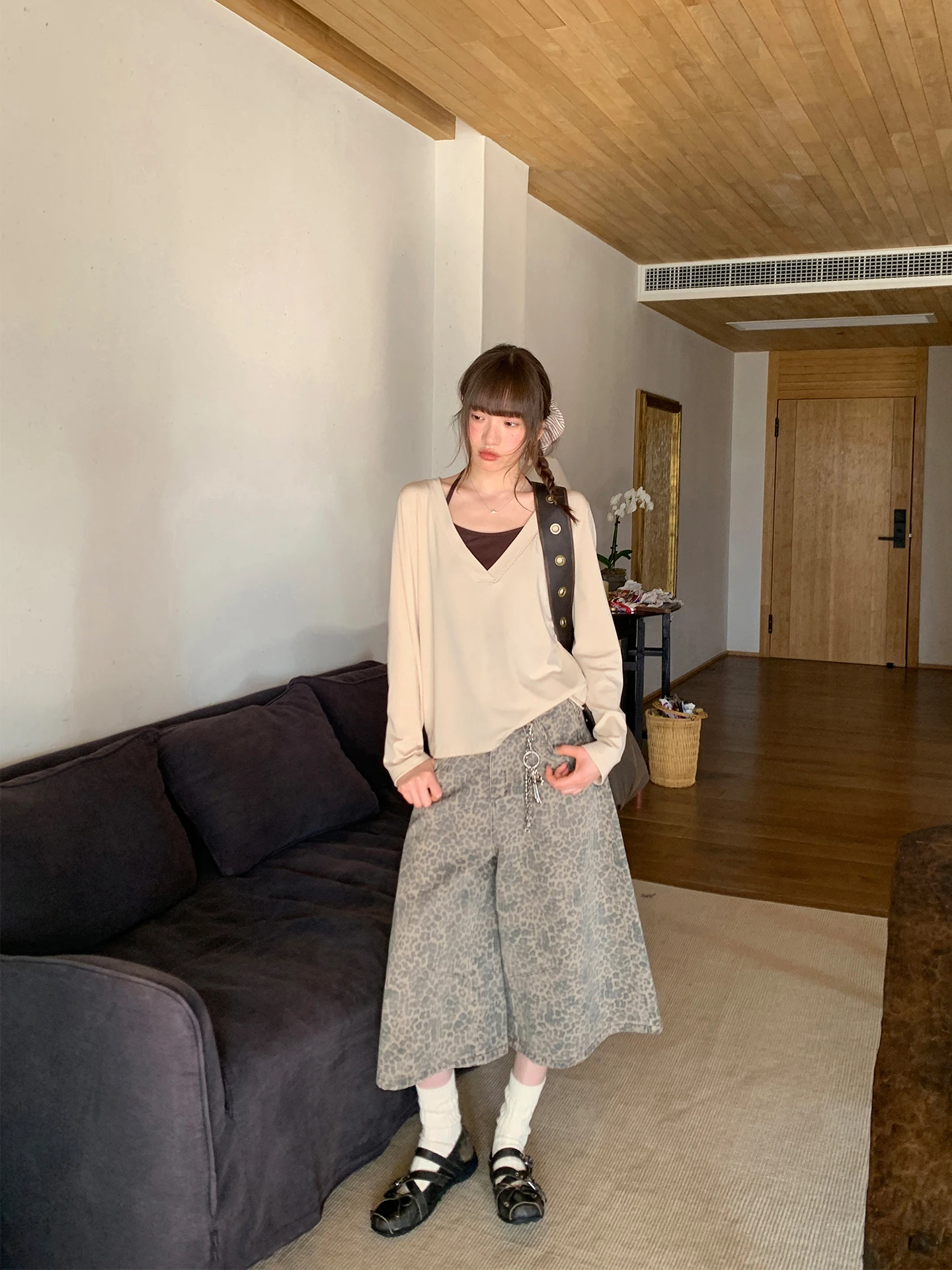 だぼっとしたズボン レディース おすすめモデル：レトロアメリカン風ヒョウ柄デニムパンツ