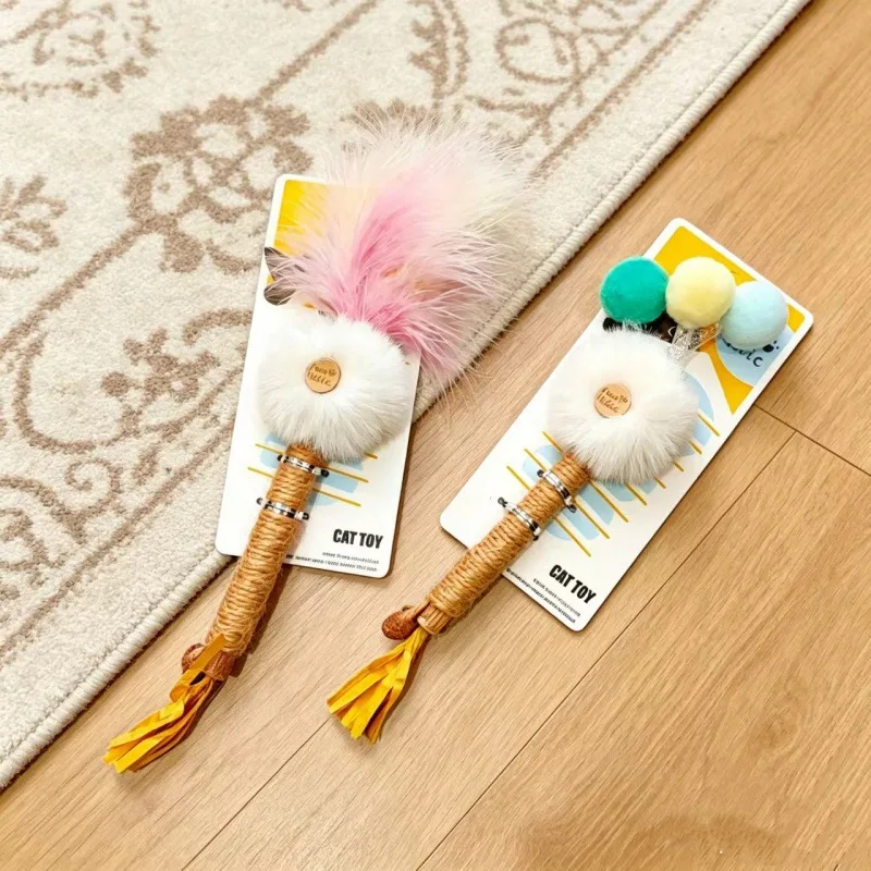 猫の遊び道具を手作りにするなら、木製の虫型おもちゃが一番？