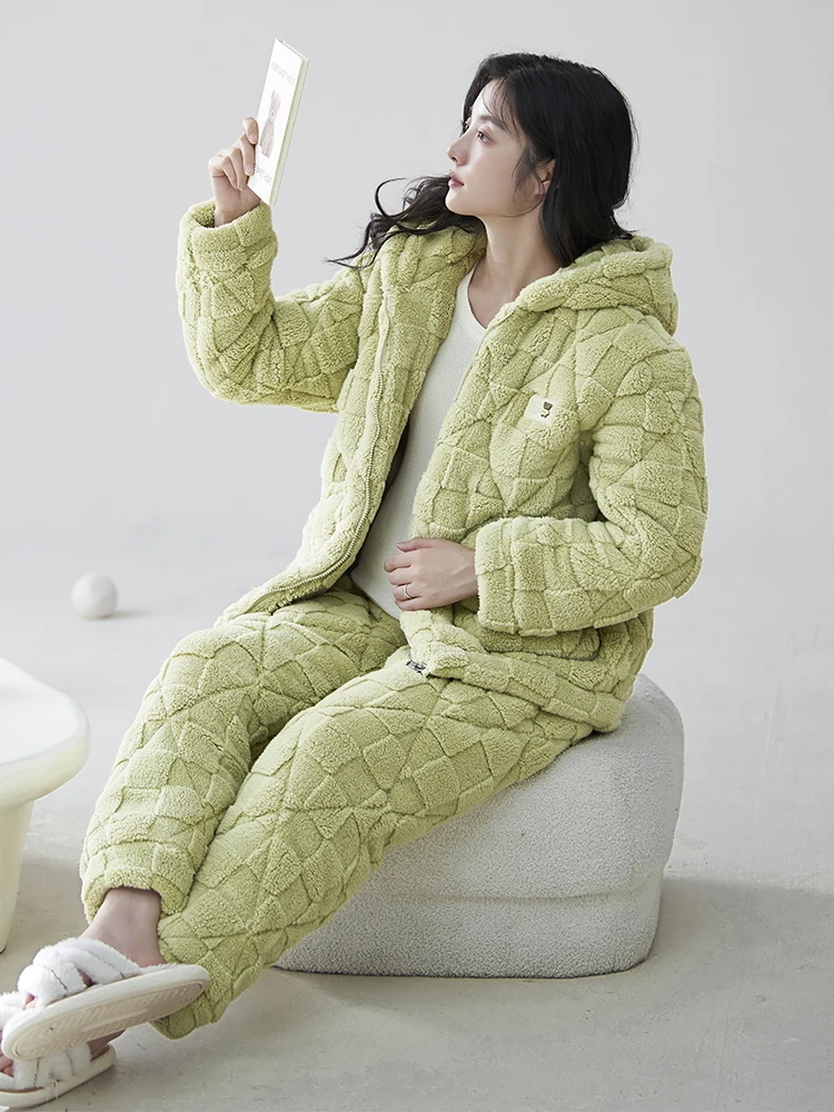 冬の夜にふと眠りにつくとき、どんなパジャマが心を癒すの？
